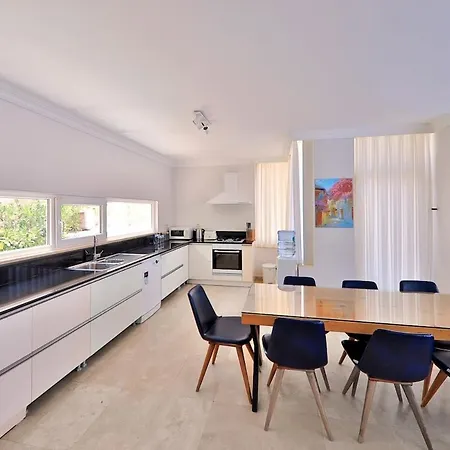 Villa Cennetkoy Kalkan Sleeps 12 *