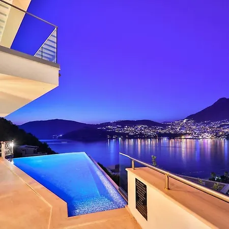 Cennetkoy Kalkan Sleeps 12 Villa Kaş