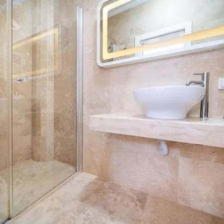 Cennetkoy Kalkan Sleeps 12 Villa