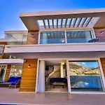 Cennetkoy Kalkan Sleeps 12 Villa *