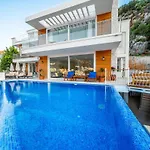 Cennetkoy Kalkan Sleeps 12 Villa