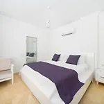 Cennetkoy Kalkan Sleeps 12 Villa