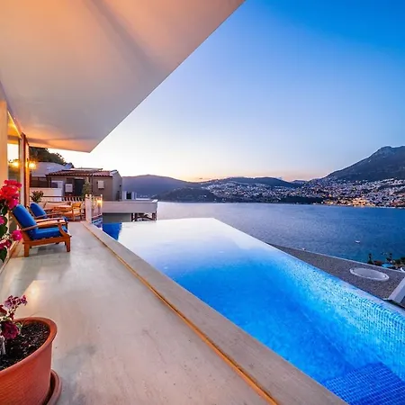 Villa Tuna Kalkan Sleeps 14