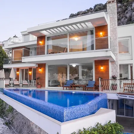 Villa Villa Tuna Kalkan Sleeps 14 *