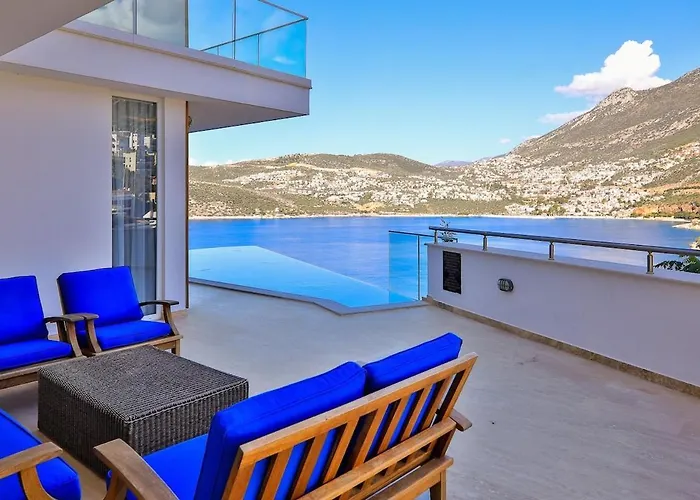 Cennetkoy Kalkan Sleeps 12 Villa