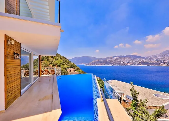Villa Cennetkoy Kalkan Sleeps 12