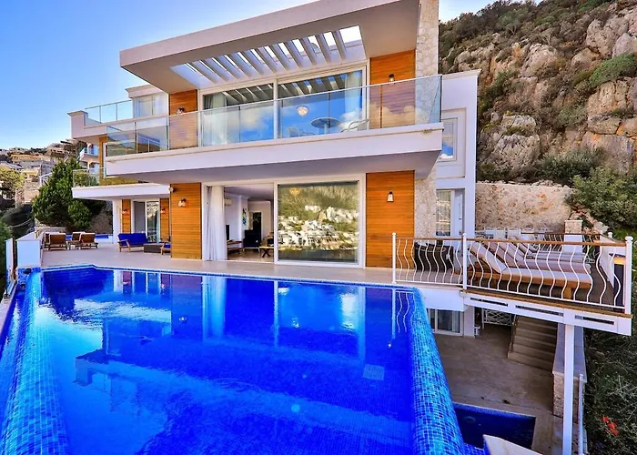 Cennetkoy Kalkan Sleeps 12 Villa