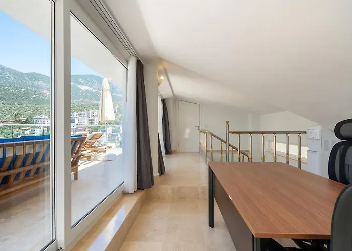 Cennetkoy Kalkan Sleeps 12 Villa *