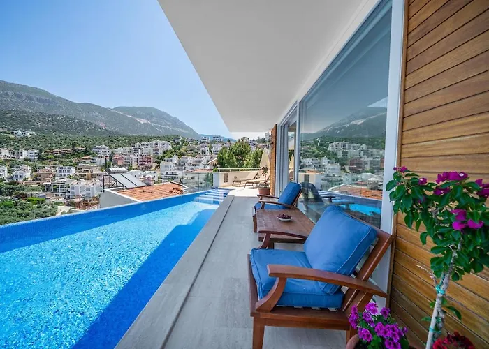 Cennetkoy Kalkan Sleeps 12 Villa