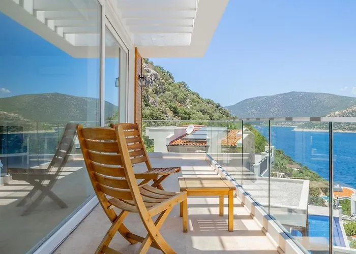 Cennetkoy Kalkan Sleeps 12 Villa *