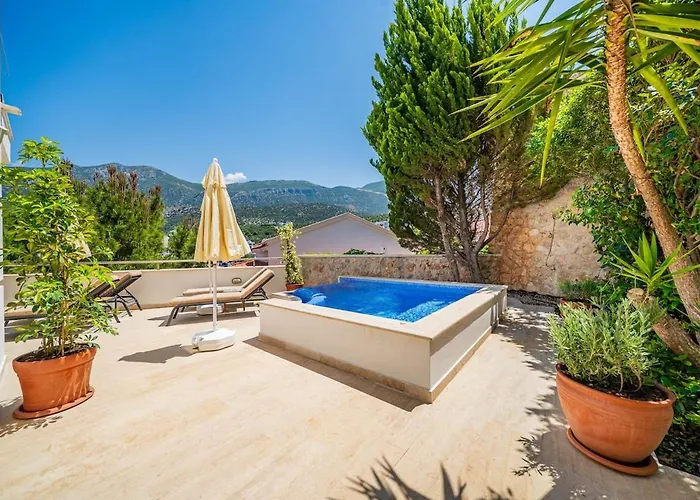 Cennetkoy Kalkan Sleeps 12 Villa