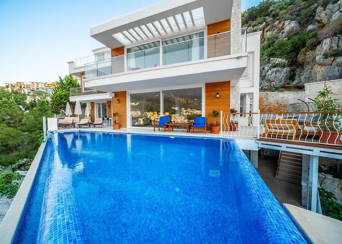 Cennetkoy Kalkan Sleeps 12 Villa