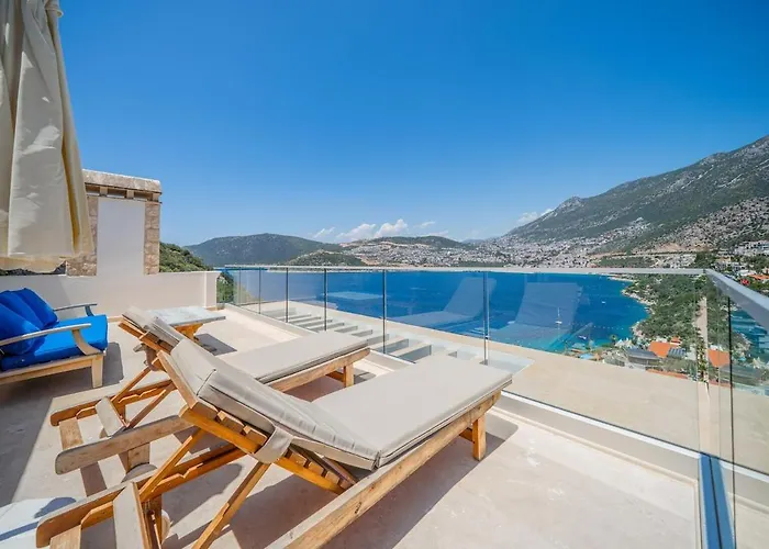 Villa Cennetkoy Kalkan Sleeps 12 *