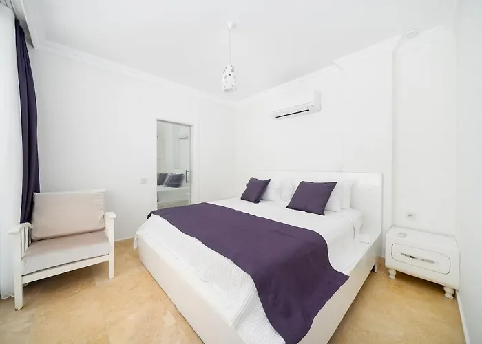 Cennetkoy Kalkan Sleeps 12 Villa