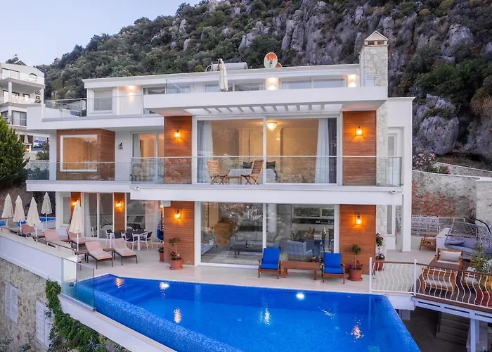 Cennetkoy Kalkan Sleeps 12 Villa